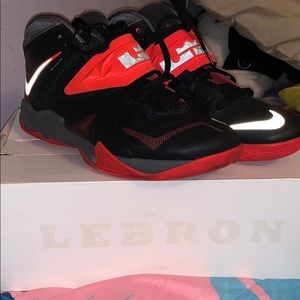 LEBRON JAMES SNEAKERS
